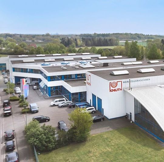 Aerial view of the KNUTH Werkzeugmaschinen company site